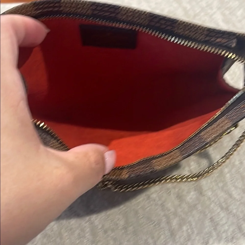 Louis Vuitton Pouchette - Picture 7 of 10